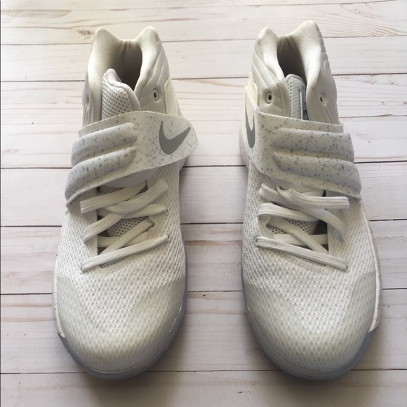 Nike Other - Nike Kyrie 2